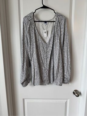 Old Navy Navy and White Printed V-Neck Blouse